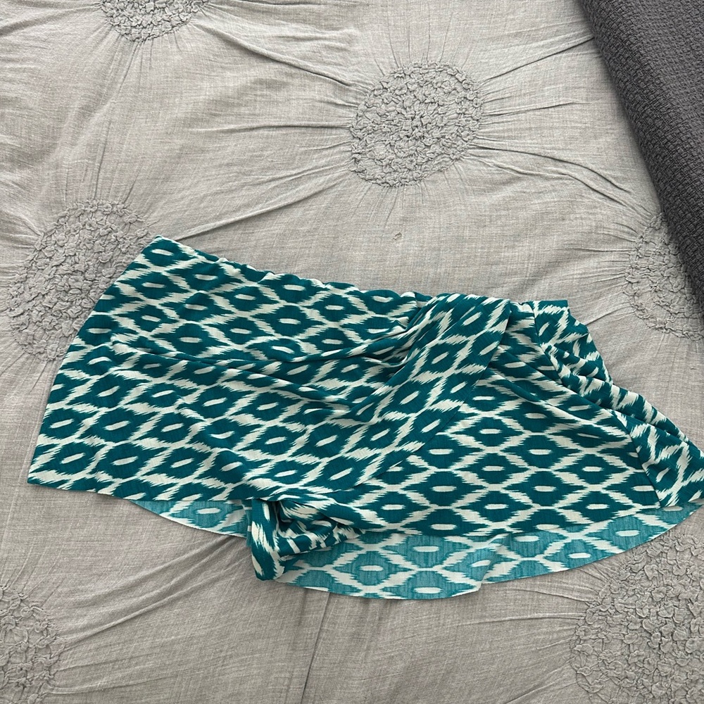 Robin Piccone Teal and White Java Swim Skirt. Size L